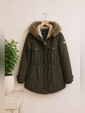 Koolaburra by UGG Women's Parka Winter Jacket Sz S Sherpa Bib Faux Fur Trim Cozy